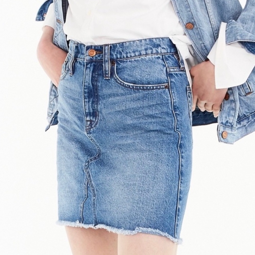 J. Crew Jean Denim skirt EUC raw hem size 26 / small